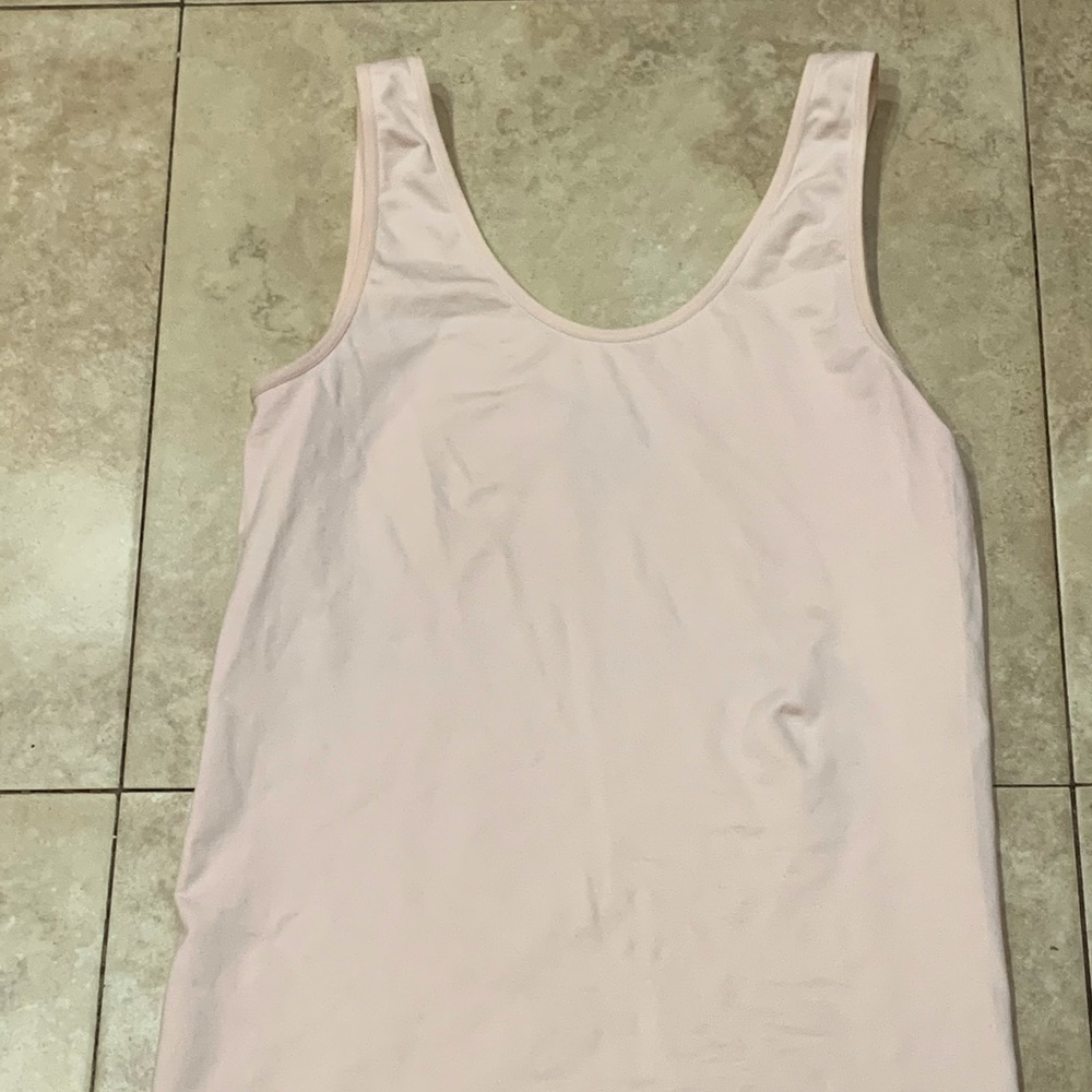 Baby pink Reebok tank MD